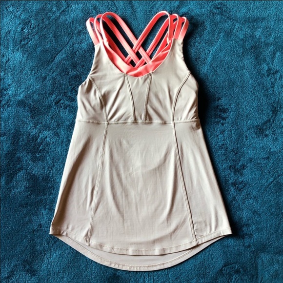 🌸Lululemon Tank top with built in bra size 4🌸 - Picture 2 of 4